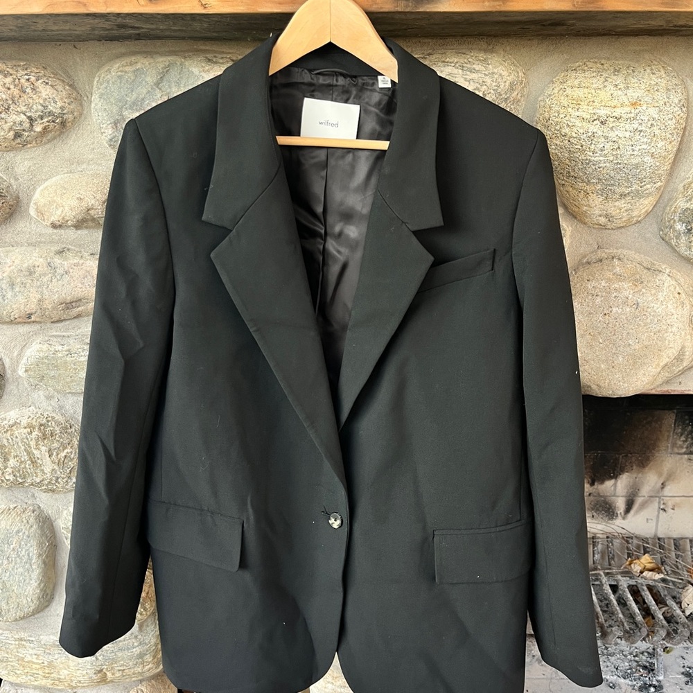 Aritzia Wilfred Classic Black Blazer